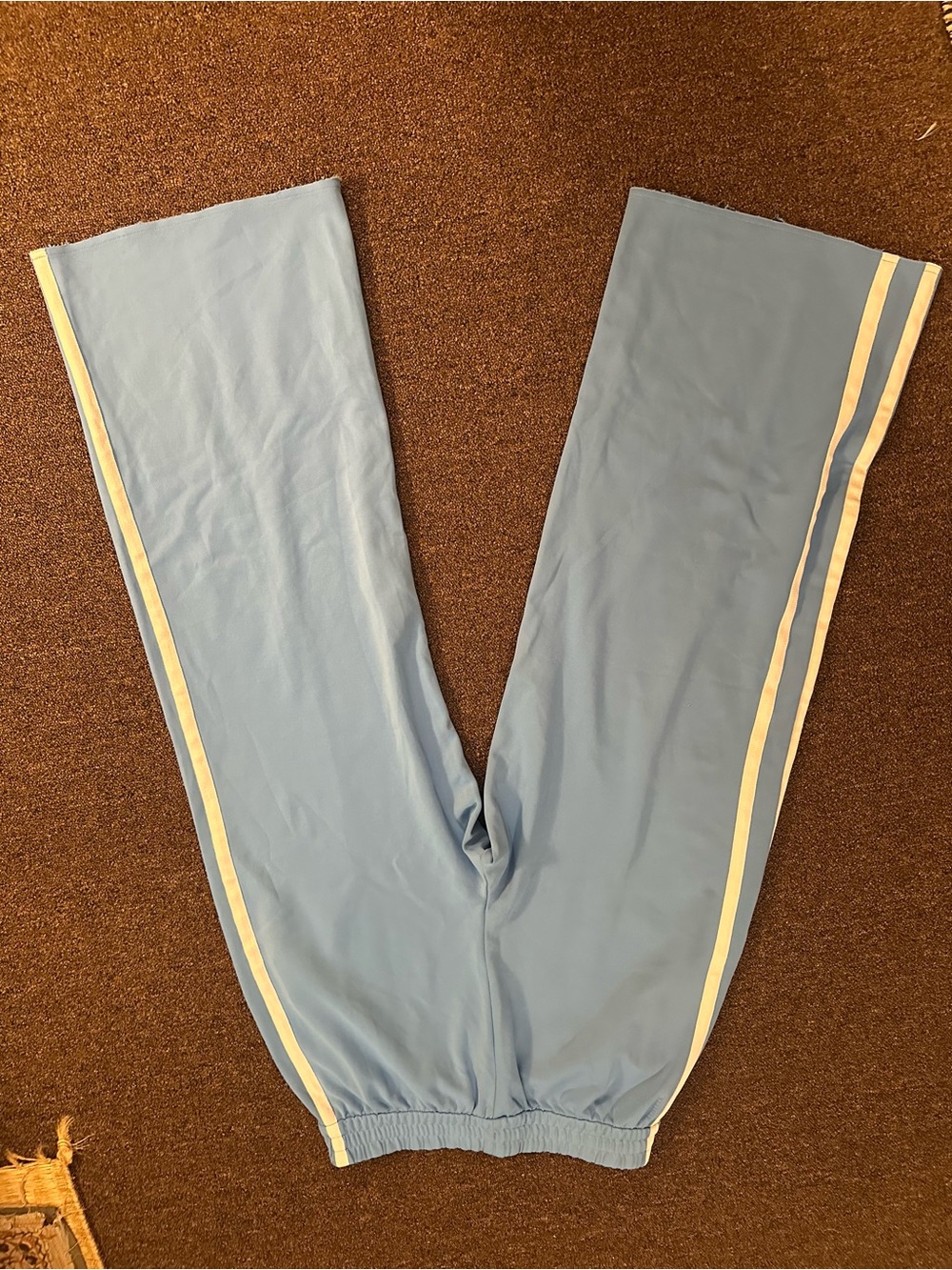 Wide-Leg Athletic Track Pants in Sky Blue with Side Stripes - Picture 4 of 7